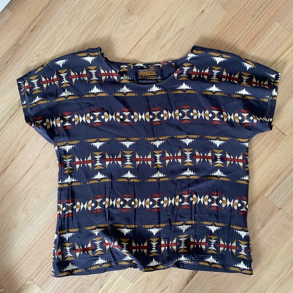 Pendleton Portland Collection Silk Top- RARE - Picture 4 of 5